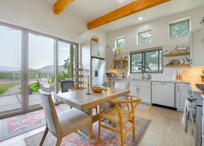 Holiday home Private Pool & Mtn Views! Family Gem In *